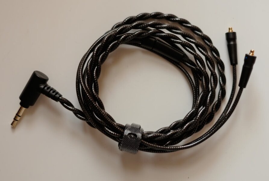 Acoustune HS1501AL and HS1551CU earphone reviews - Industrial